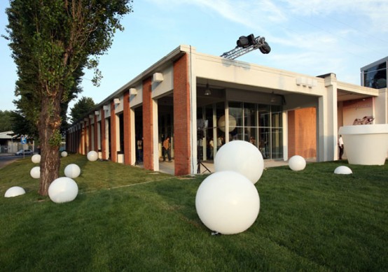 Charming Garden And Swimming Pool Lights By Slide