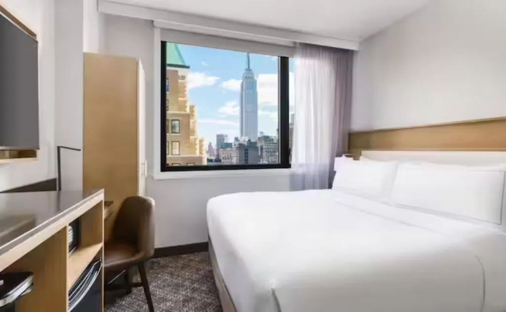 DoubleTree by Hilton New York Times Square South Room