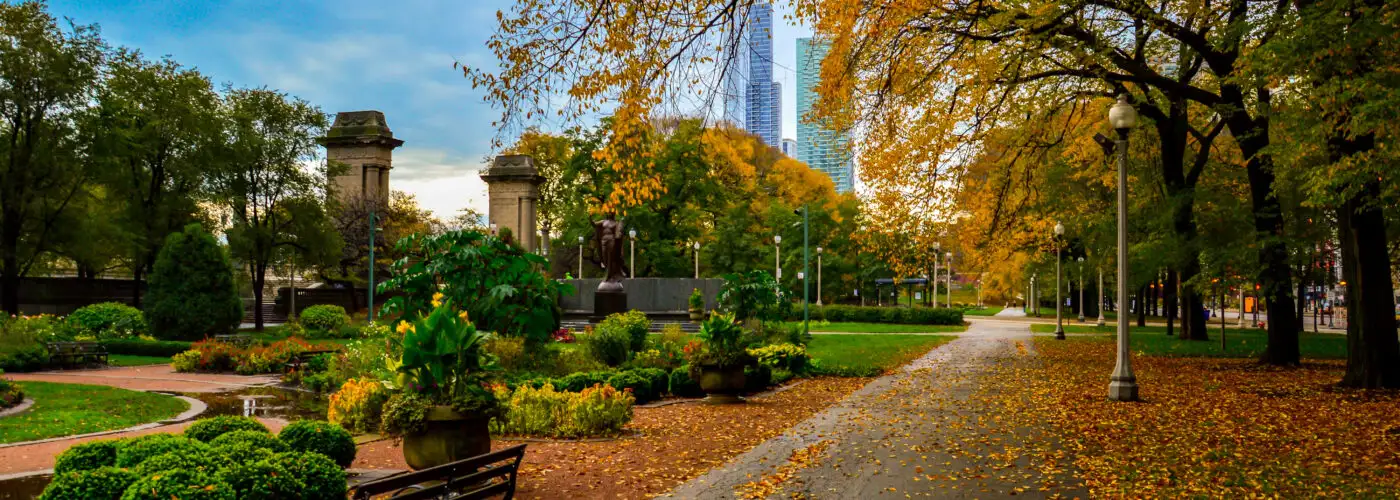 City park in Chicago with fall colors