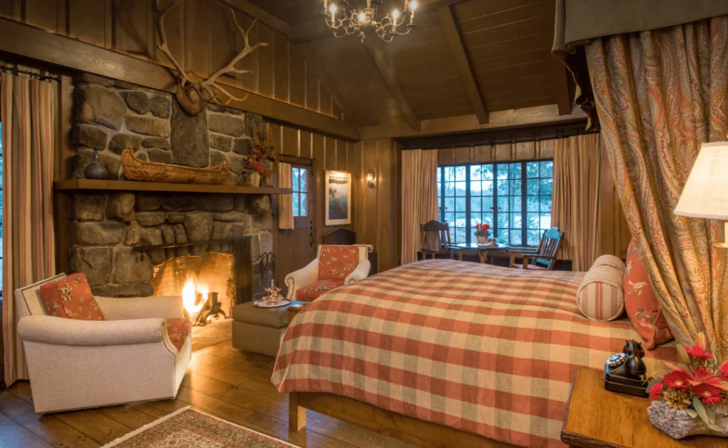 Mowhawk Guest Room, Private Master Bedroom located in the Main Lodge- The Point