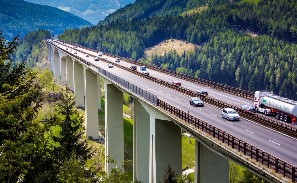 Reiseverkehr auf Brennerautobahn in Südtirol